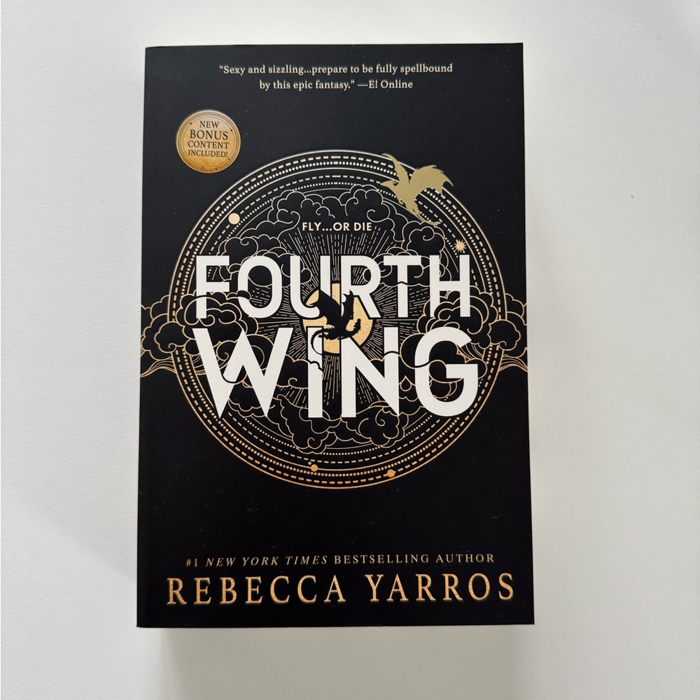 Fourth Wing by Rebecca Yarros - Paperback Sprayed Edges